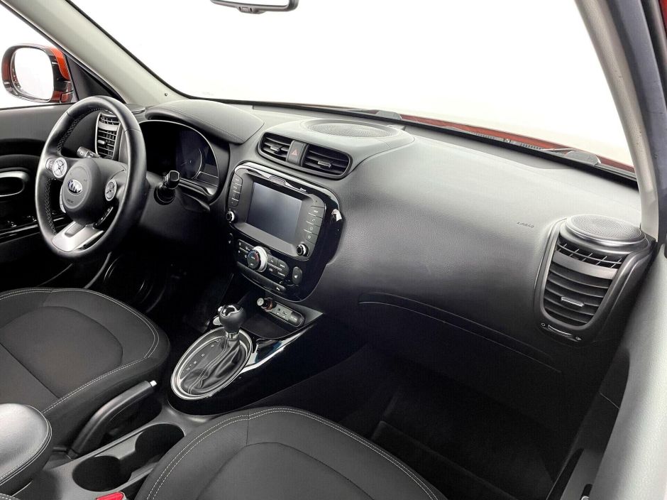 Kia Soul, 2.0 л, АТ, 2018 фото 2