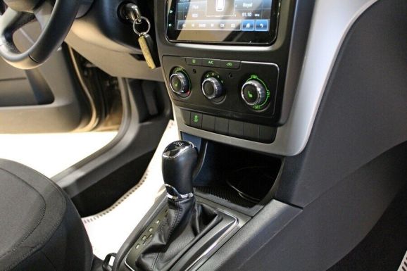 Skoda Yeti, 1.2 л, Робот, 2013 фото 9