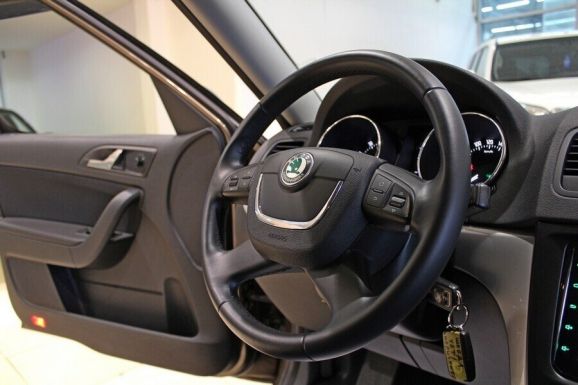 Skoda Yeti, 1.2 л, Робот, 2013 фото 11