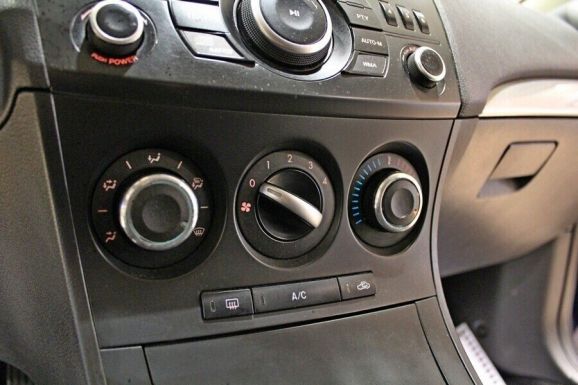 Mazda 3, 1.6 л, АТ, 2013 фото 2