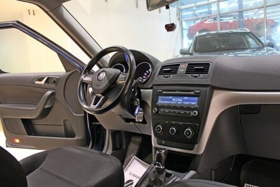 Skoda Yeti, 1.4 л, Робот, 2014 фото 7