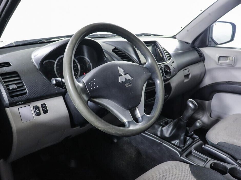 Mitsubishi L200, 2.5 л, МТ, 2013 фото 7