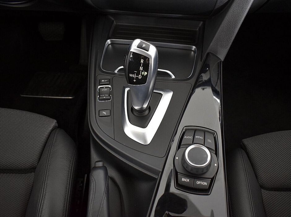 BMW 3 серии, 2.0 л, АТ, 2016 фото 2