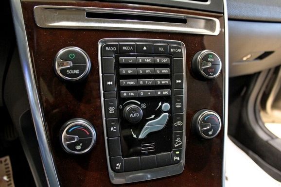 Volvo XC60, 2.4 л, АТ, 2012 фото 1