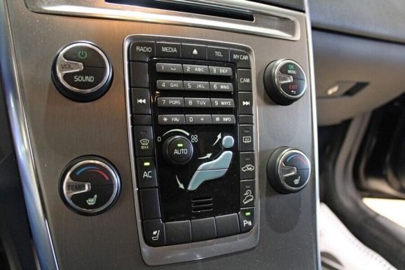 Volvo XC60, 2.4 л, АТ, 2012 фото 2