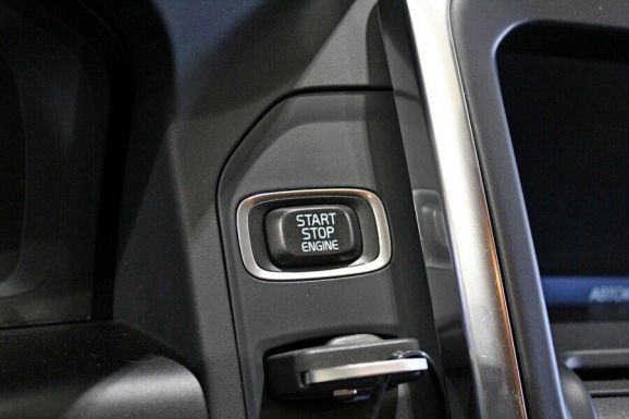 Volvo XC60, 2.4 л, АТ, 2012 фото 1