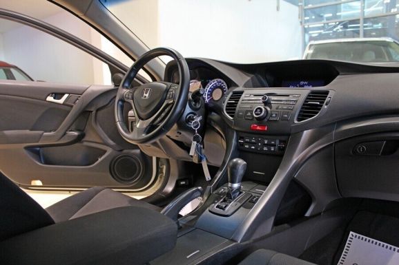 Honda Accord, 2.0 л, АТ, 2012 фото 7