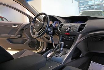 Honda Accord, 2.0 л, АКПП, 2012 фото 7