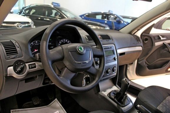 Skoda Octavia, 1.6 л, МТ, 2013 фото 9