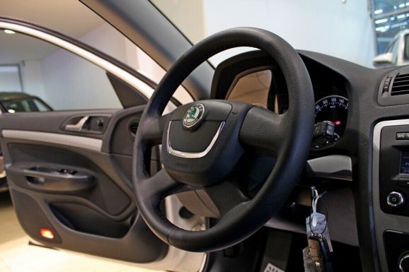 Skoda Octavia, 1.6 л, МТ, 2013 фото 2