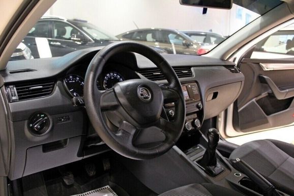 Skoda Octavia, 1.6 л, МТ, 2014 фото 2