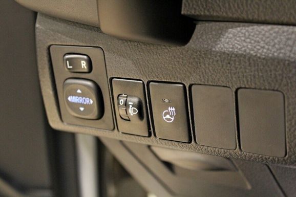 Toyota Corolla, 1.6 л, Вариатор, 2018 фото 2