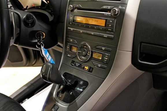 Toyota Auris, 1.6 л, Робот, 2009 фото 9