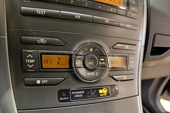 Toyota Auris, 1.6 л, Робот, 2009 фото 1