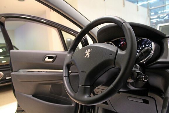 Peugeot 3008, 1.6 л, АТ, 2014 фото 10