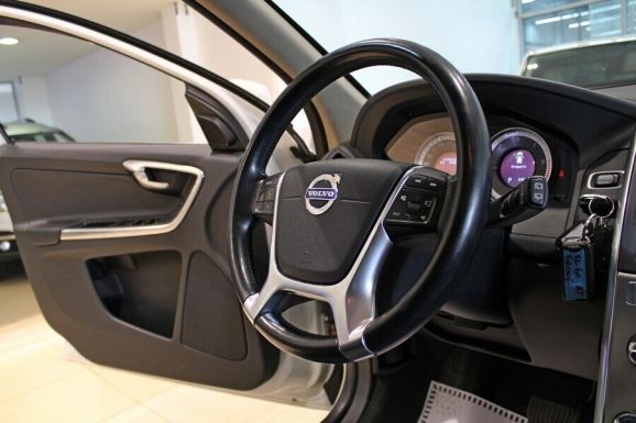 Volvo XC60, 2.4 л, АТ, 2013 фото 2