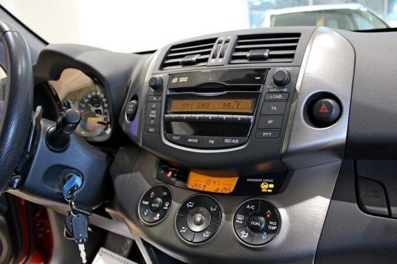 Toyota RAV4, 2.0 л, Вариатор, 2012 фото 9