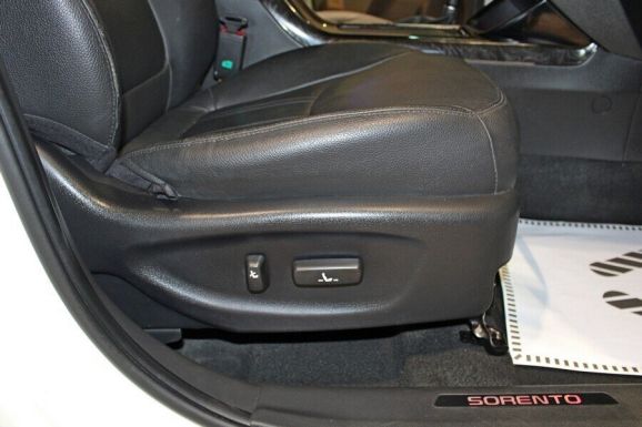 Kia Sorento, 2.4 л, АТ, 2012 фото 8