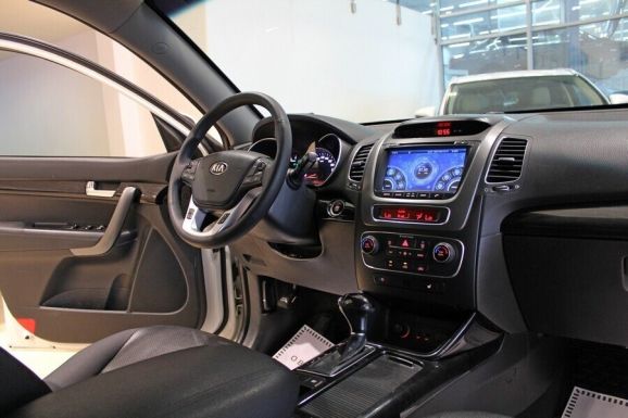 Kia Sorento, 2.0 л, АТ, 2012 фото 7