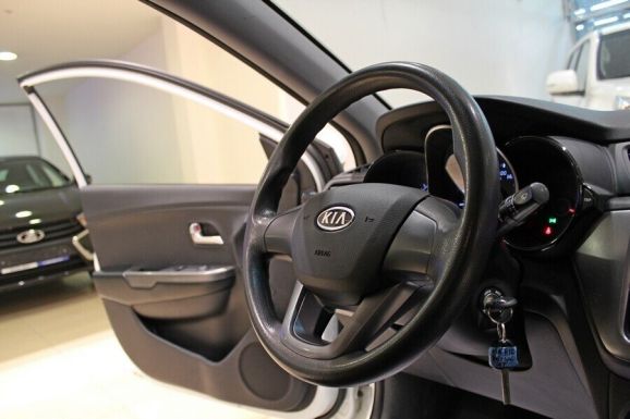 Kia Rio, 1.4 л, АТ, 2012 фото 2