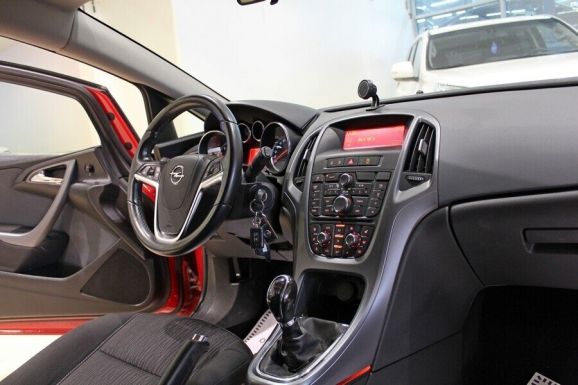 Opel Astra, 1.4 л, МТ, 2011 фото 7