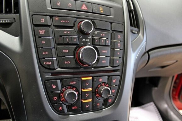 Opel Astra, 1.4 л, МТ, 2011 фото 1