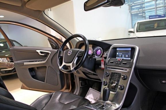 Volvo XC60, 2.4 л, АТ, 2012 фото 7