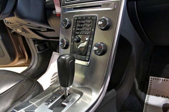 Volvo XC60, 2.4 л, АТ, 2012 фото 9