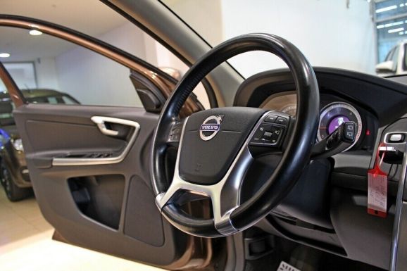 Volvo XC60, 2.4 л, АТ, 2012 фото 11