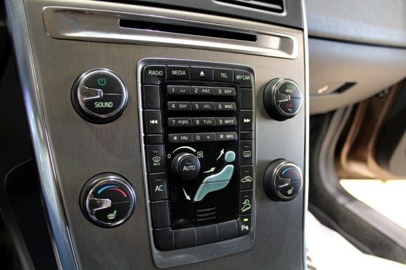 Volvo XC60, 2.4 л, АТ, 2012 фото 1