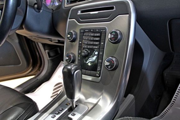 Volvo XC70, 2.4 л, АТ, 2012 фото 9