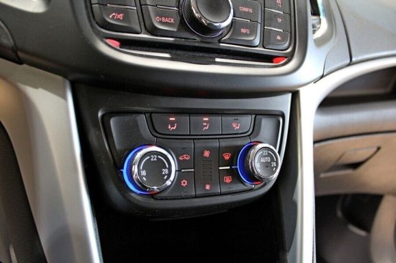 Opel Zafira, 1.4 л, МТ, 2013 фото 2