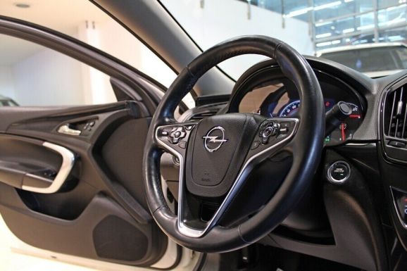 Opel Insignia, 2.0 л, АТ, 2013 фото 10