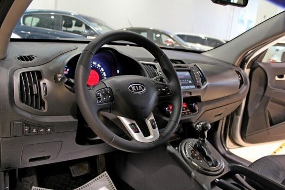 Kia Sportage, 2.0 л, АТ, 2012 фото 2