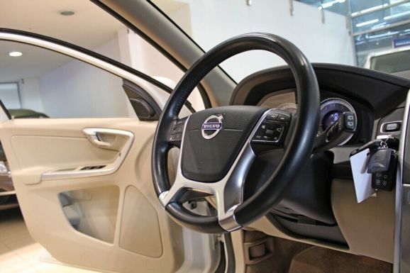 Volvo XC60, 2.0 л, Робот, 2012 фото 12