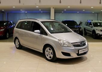 Opel Zafira, 1.8 л, РКПП, 2010 фото 4