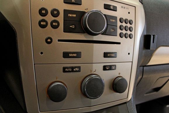 Opel Zafira, 1.8 л, Робот, 2010 фото 1