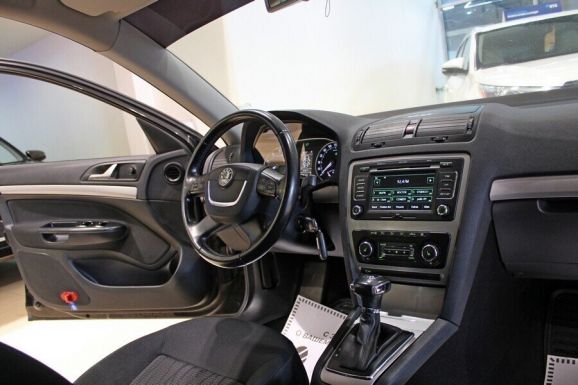 Skoda Octavia, 1.8 л, Робот, 2012 фото 7