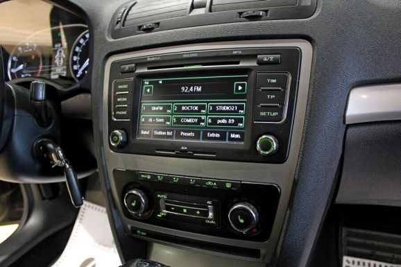 Skoda Octavia, 1.8 л, Робот, 2012 фото 1