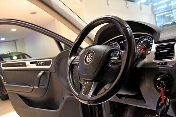 Volkswagen Touareg, 3.0 л, АТ, 2015 фото 11