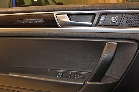 Volkswagen Touareg, 3.0 л, АТ, 2015 фото 1