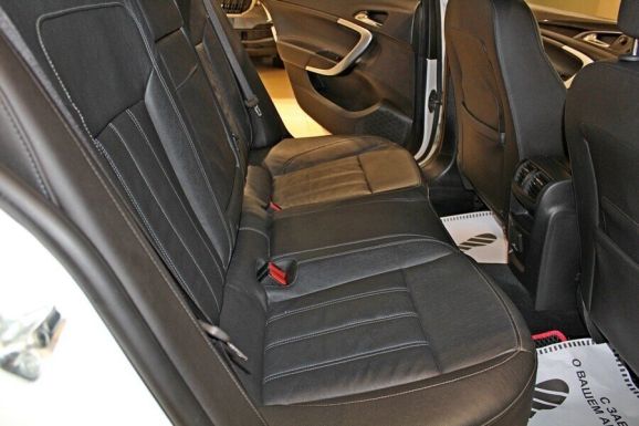 Opel Insignia, 2.0 л, АТ, 2014 фото 8