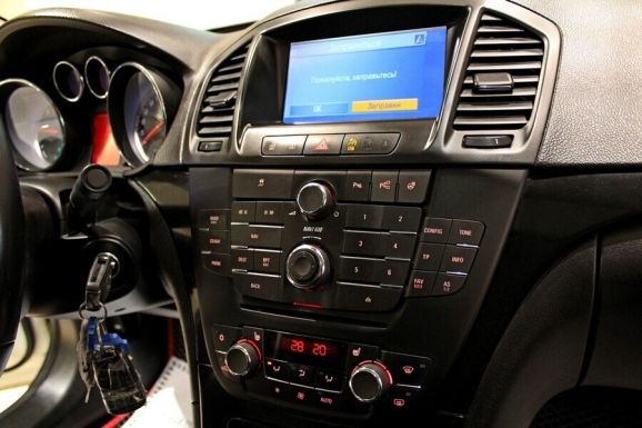 Opel Insignia, 2.0 л, АТ, 2014 фото 10