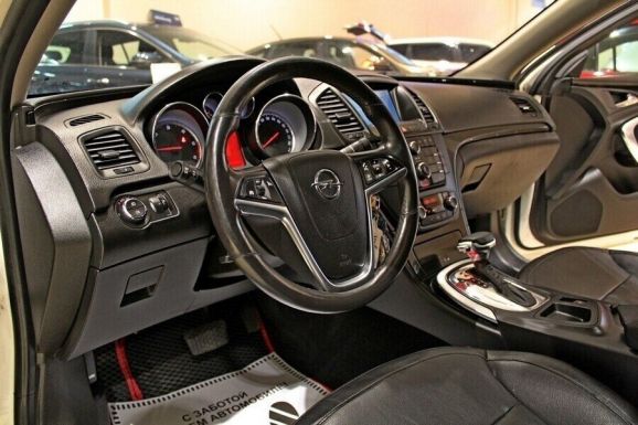 Opel Insignia, 2.0 л, АТ, 2014 фото 1