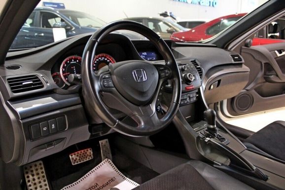 Honda Accord, 2.4 л, АТ, 2011 фото 2