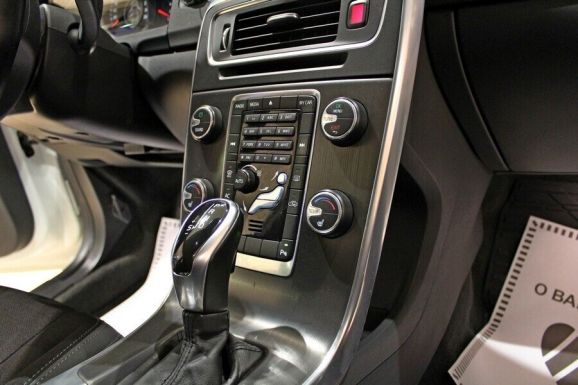 Volvo S60, 1.6 л, Робот, 2014 фото 9