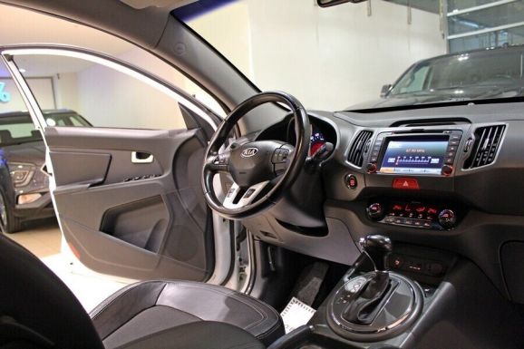 Kia Sportage, 2.0 л, АТ, 2011 фото 7
