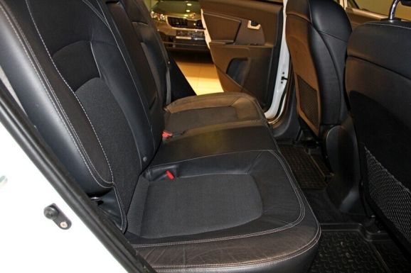 Kia Sportage, 2.0 л, АТ, 2011 фото 8