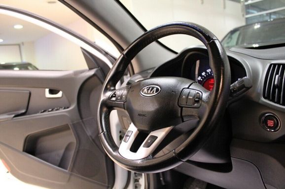 Kia Sportage, 2.0 л, АТ, 2011 фото 10