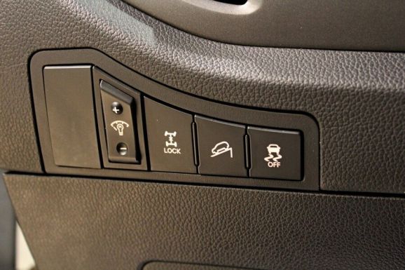 Kia Sportage, 2.0 л, АТ, 2011 фото 1